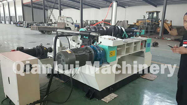 core veneer peeling lathe machine.jpg