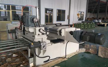 High Speed Strong Veneer Peeling Machine with Clipper Inbuilt